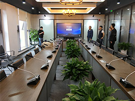 蔚蓝世界公司使用MAXHUB91免费黄片APP