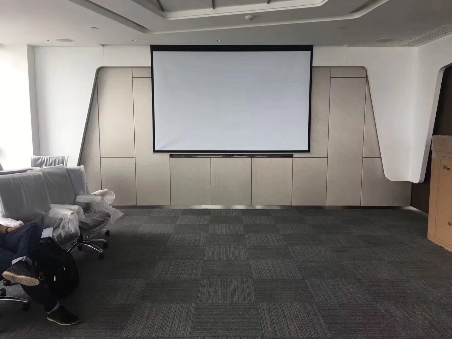 成都瑞银方达安装MAXHUB前