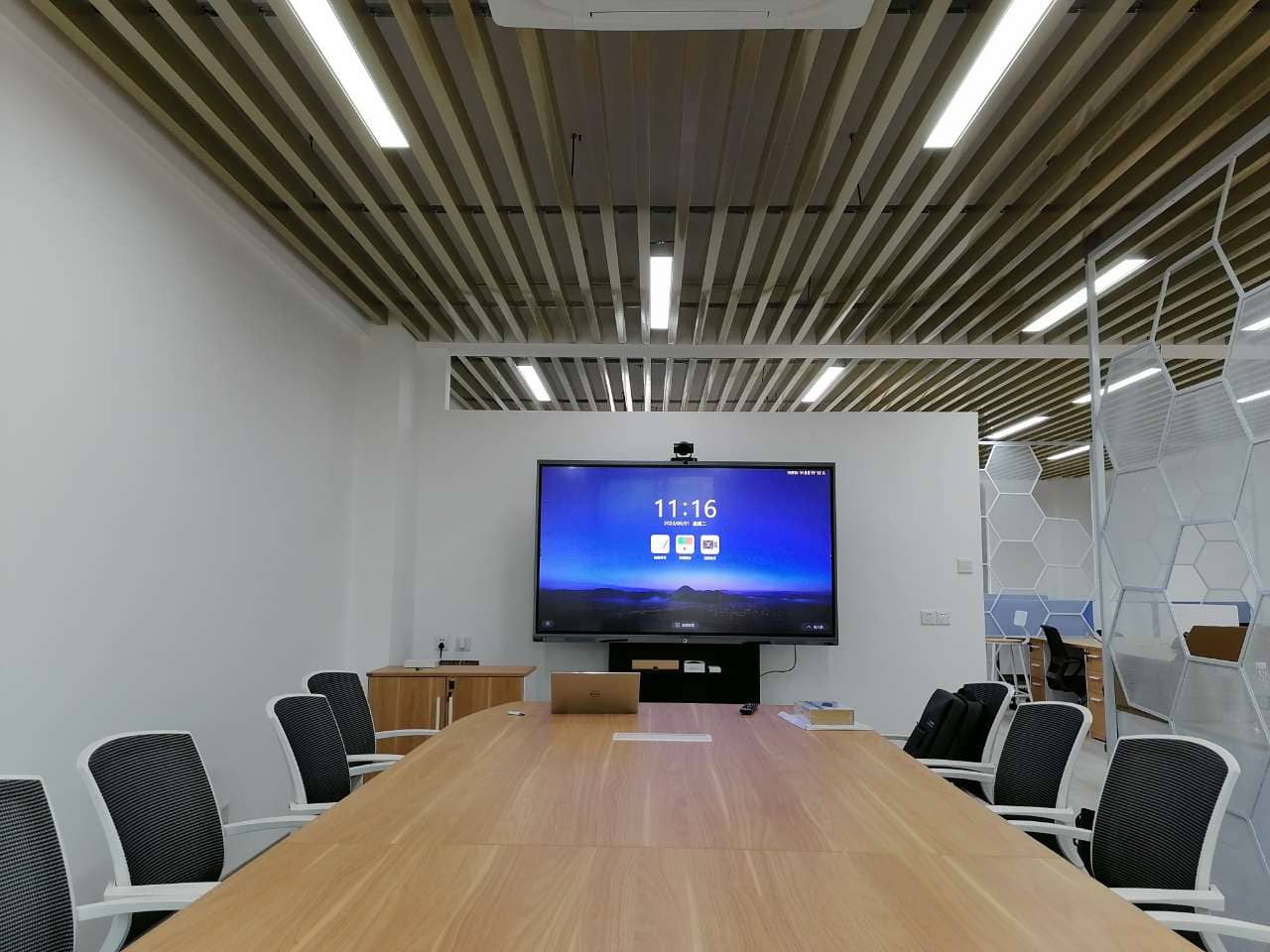 小会议室显示设备选75寸91免费黄片APP