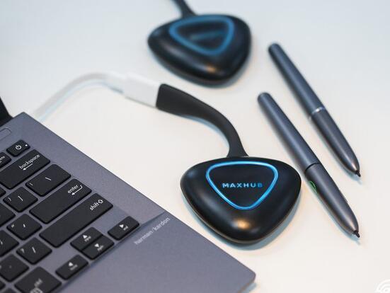 MAXHUB91免费黄片APP如何使用无线传屏？