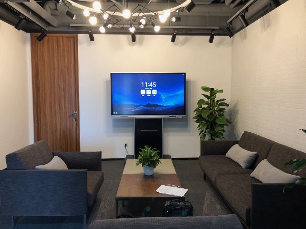 老板，你的洽谈室、接待厅需要一台MAXHUB智能交互屏