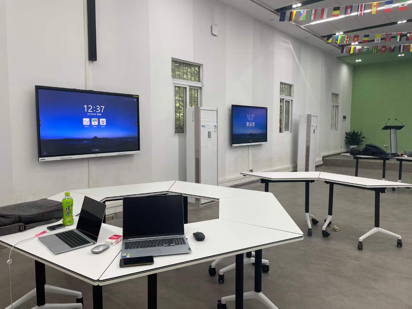 精英律师的会议室应该用MAXHUB91免费黄片APP来录音、录屏